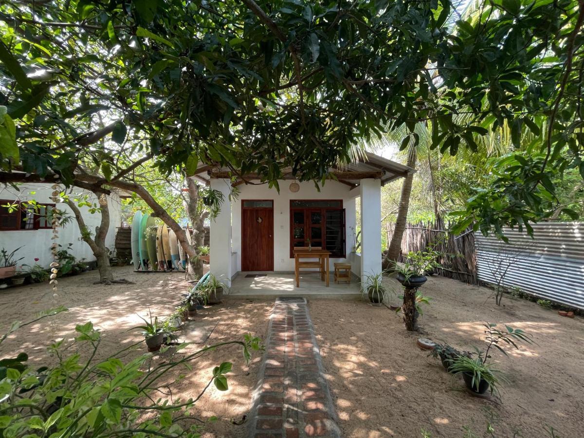 Salty Garden Arugambay Bed and Breakfast Arugam Bay Buitenkant foto